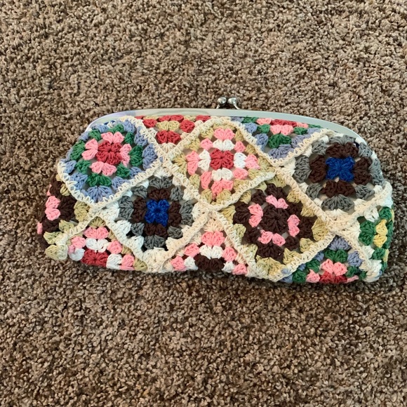 NWOT multi color crochet clutch - Picture 8 of 8